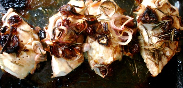 #htmlcaption_1541 Date and Shallot Rosemary Chicken