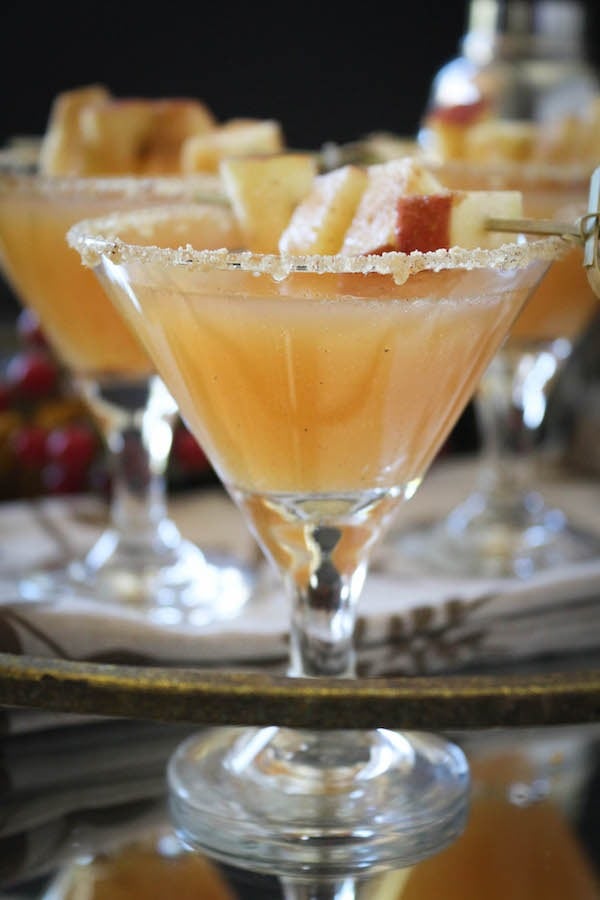 Thanksgiving Vanilla Bean Caramel Apple Cider Sparkling Cocktail - PaleOMG