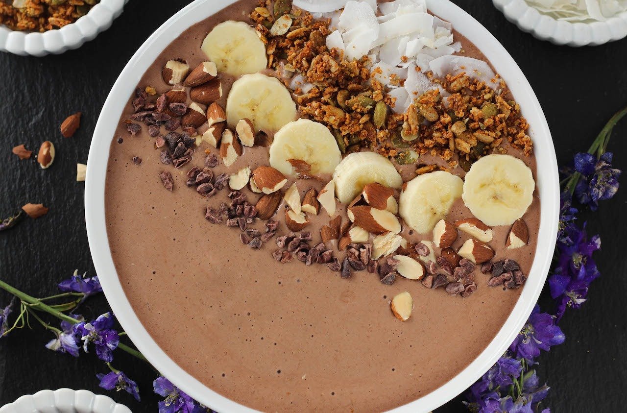 Mom Knows Best: Chocolate Peanut Butter Smoothie Bowl