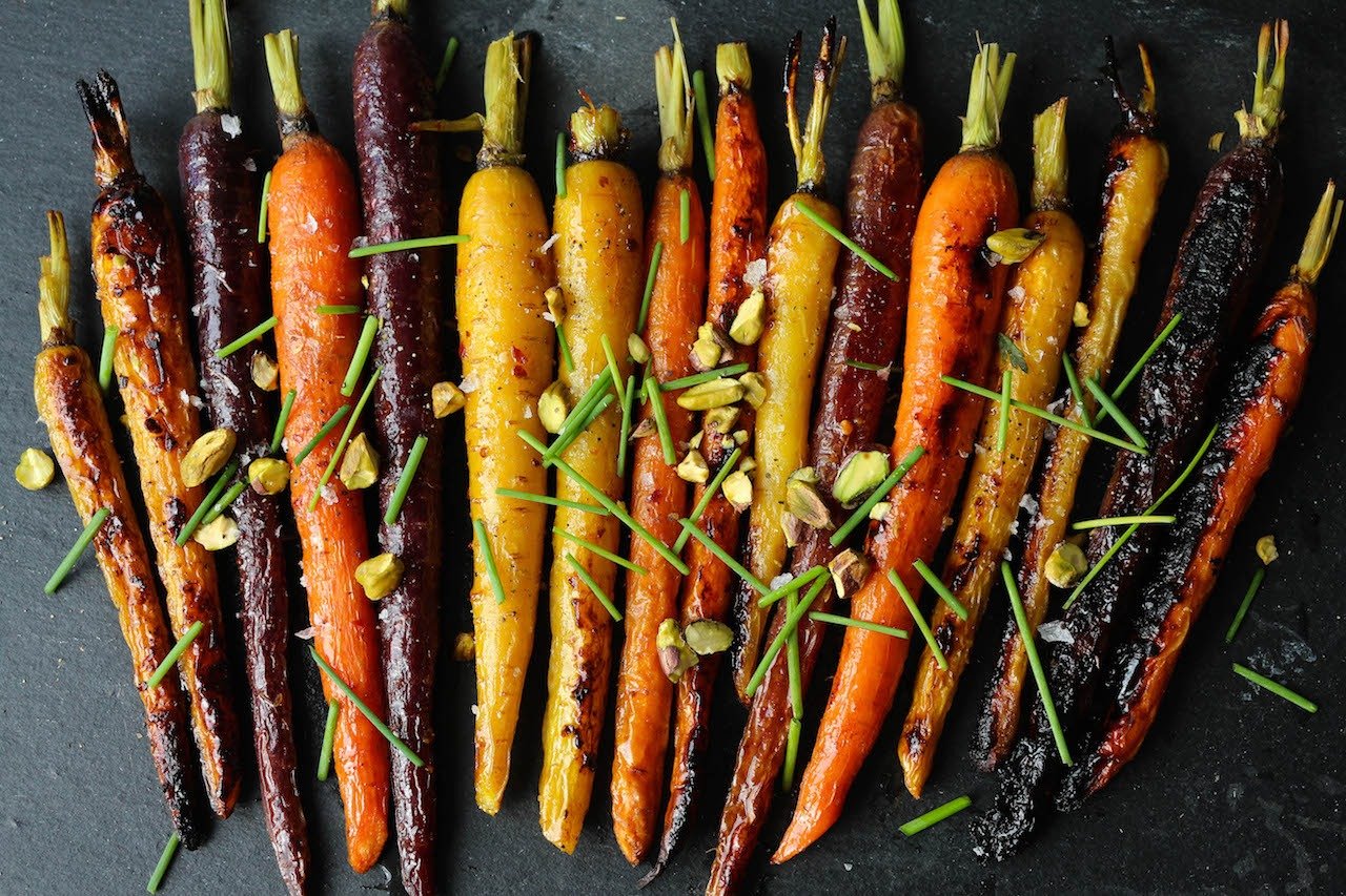 25 Carrot Pants Outfit Ideas That'll Make You Want to Wear Every