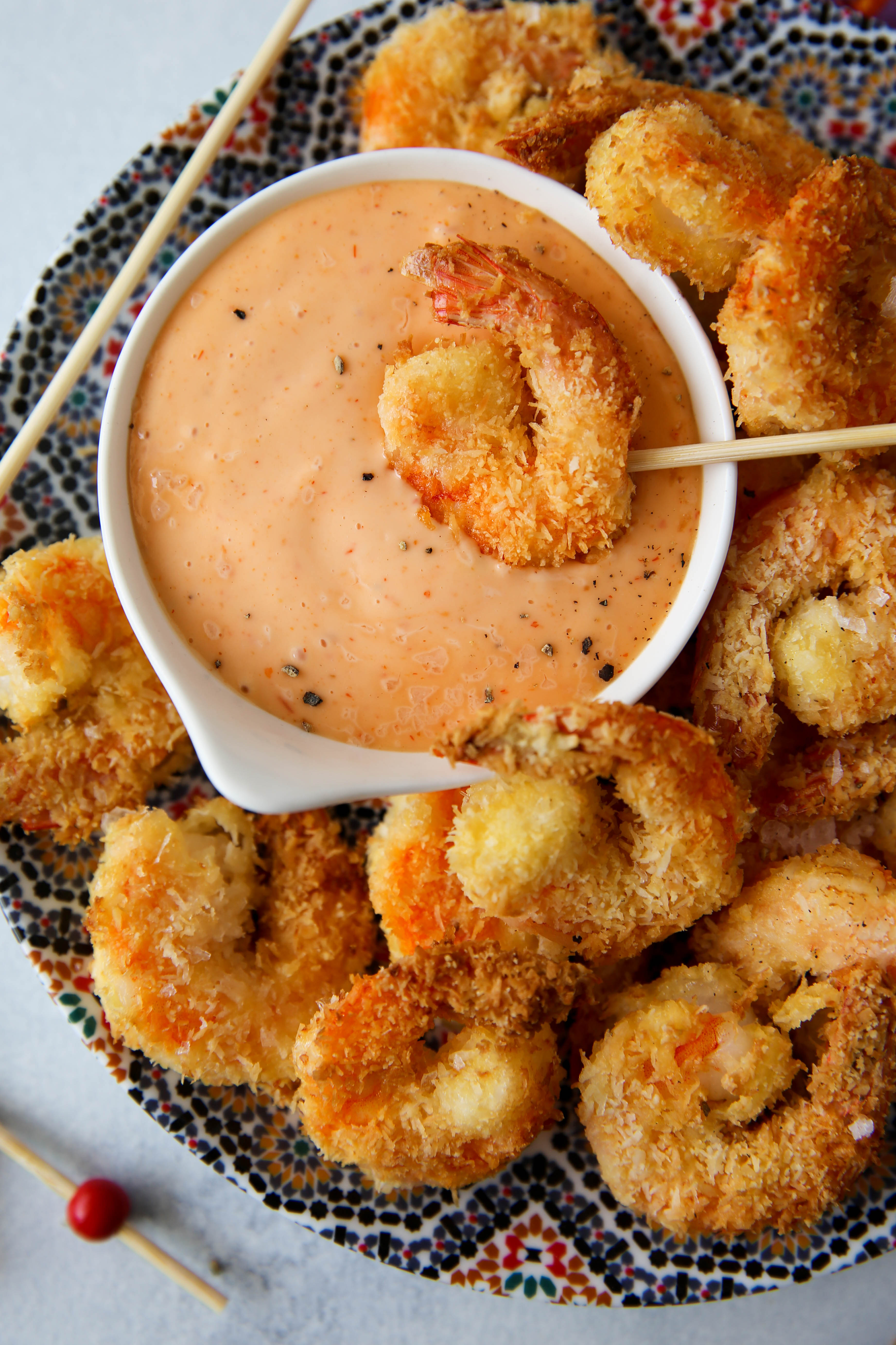 Air Fryer Coconut Shrimp with Sriracha Dipping Sauce - PaleOMG