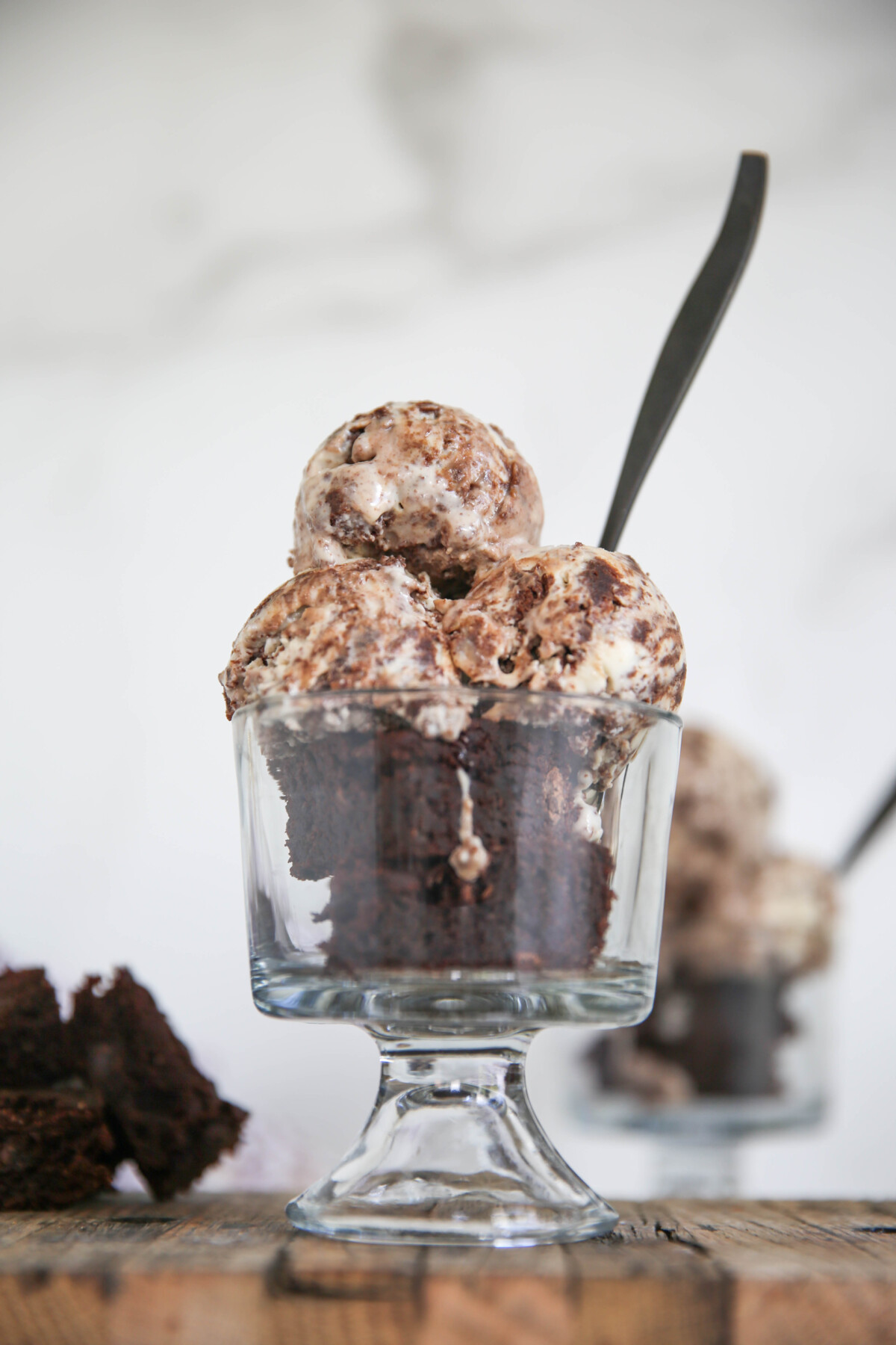 Brownie Frozen Yogurt With Rich Chocolate And Creamy Texture brownie-frozen-yogurt-with-rich-chocolate-and-creamy-texture