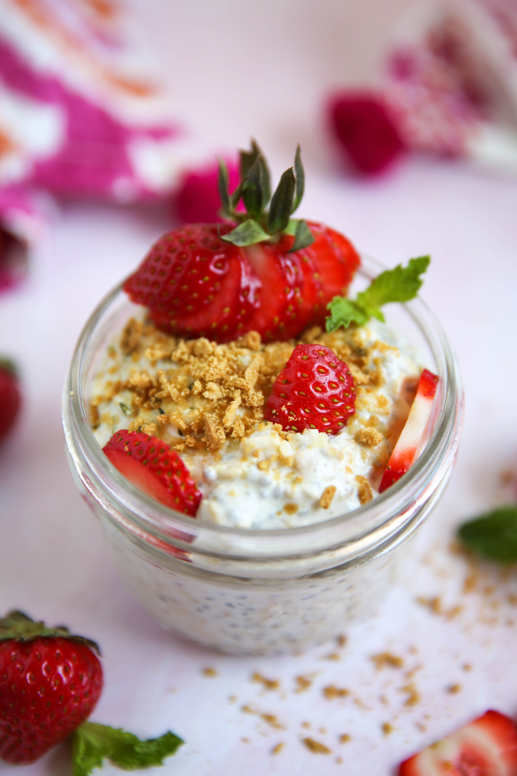 Strawberry Cheesecake Overnight Oats