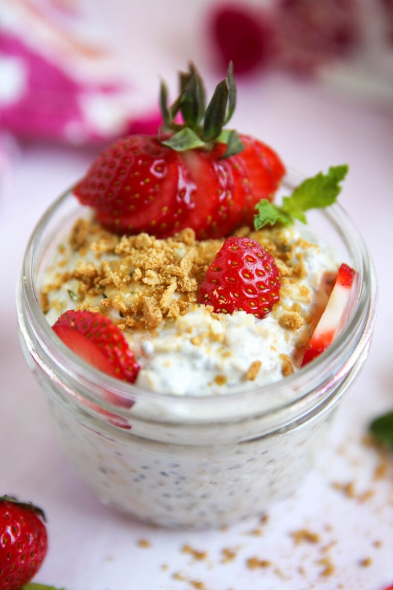 Strawberry Cheesecake Overnight Oats PaleOMG
